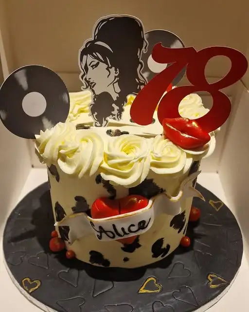 amy winehouse cake